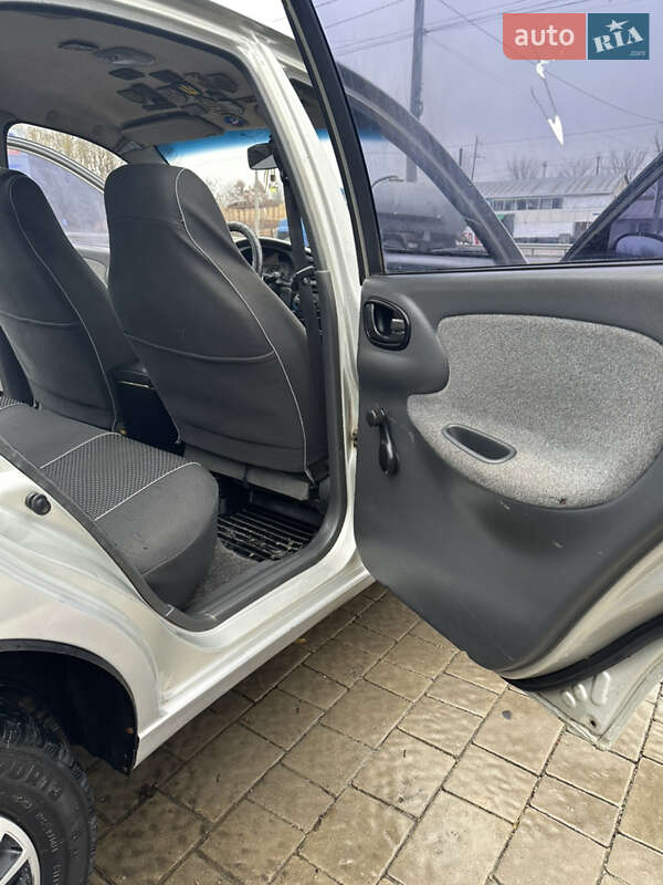 Седан Daewoo Lanos 2004 в Тернополе