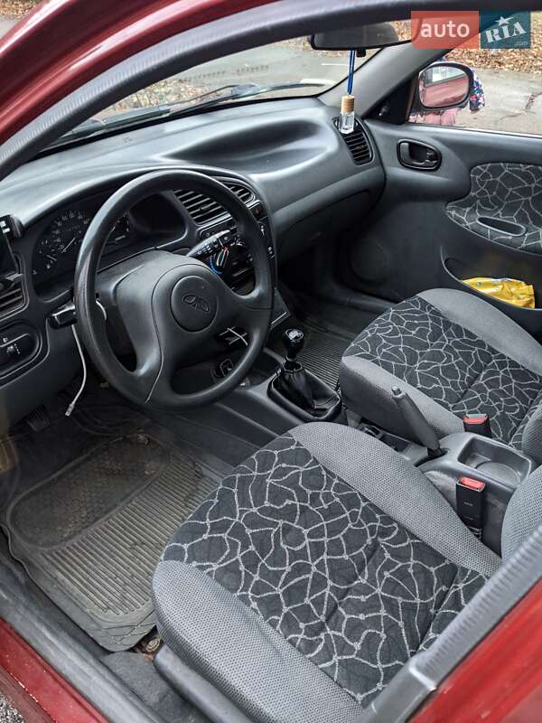 Седан Daewoo Lanos 2002 в Києві