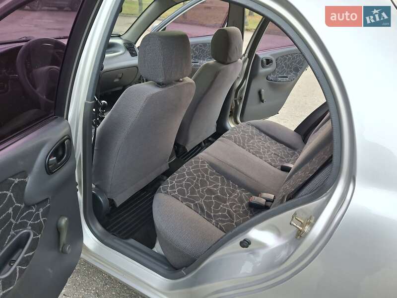 Седан Daewoo Lanos 2003 в Полтаві фото 45 Седан Daewoo Lanos 2003 в Полтаві