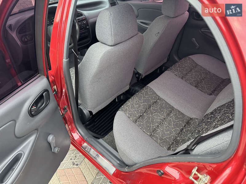 Седан Daewoo Lanos 2008 в Краснограде