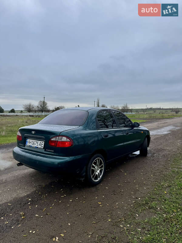 Седан Daewoo Lanos 2002 в Арцизові