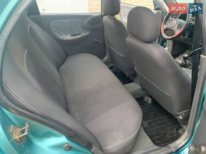 Седан Daewoo Lanos 2000 в Харькове