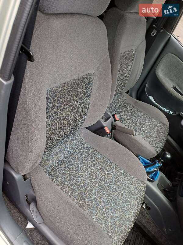 Седан Daewoo Lanos 2006 в Золочеві