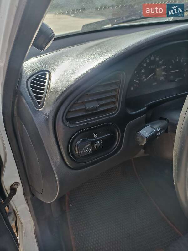 Хетчбек Daewoo Lanos 1998 в Харкові