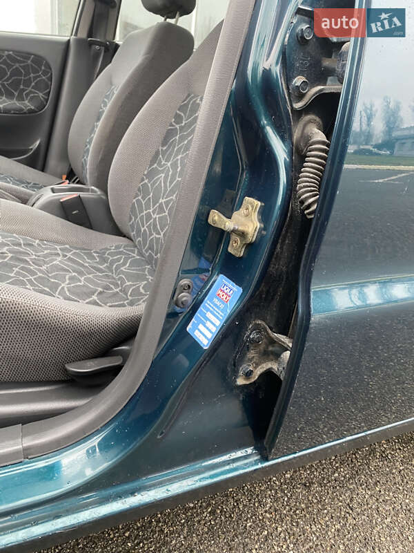 Седан Daewoo Lanos 2003 в Киеве