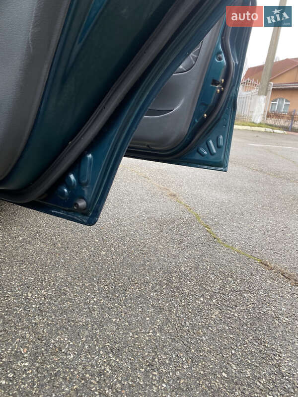 Седан Daewoo Lanos 2003 в Киеве