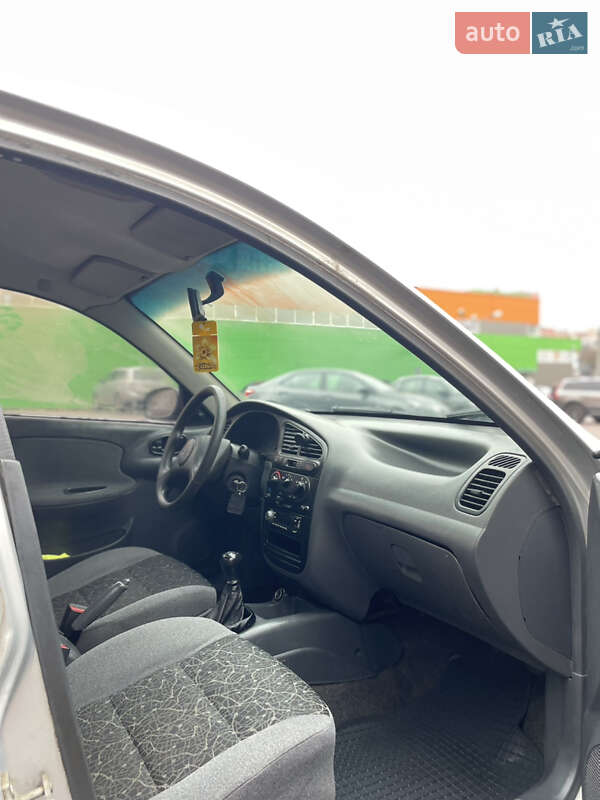 Седан Daewoo Lanos 2008 в Ровно