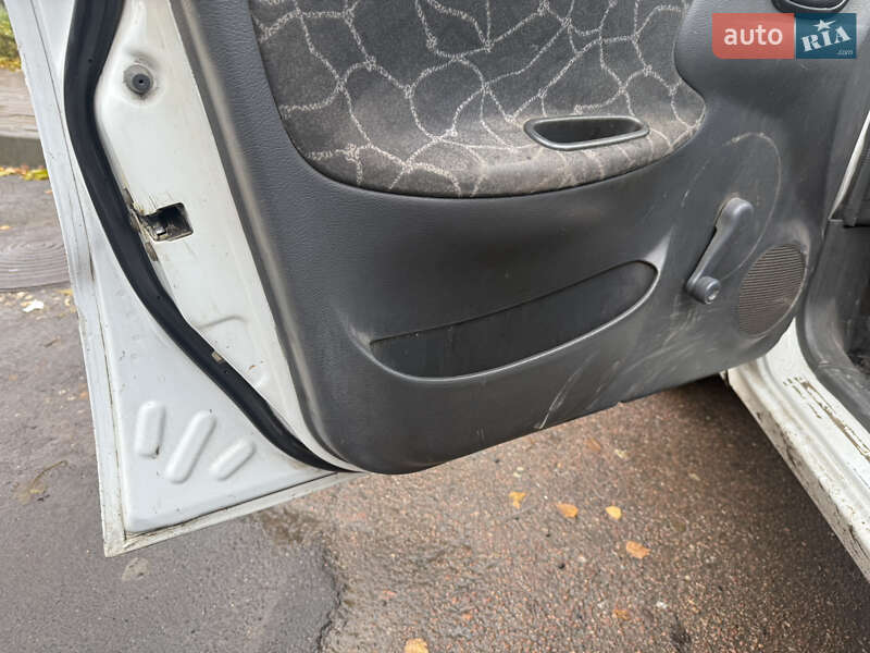 Седан Daewoo Lanos 2003 в Тернополі