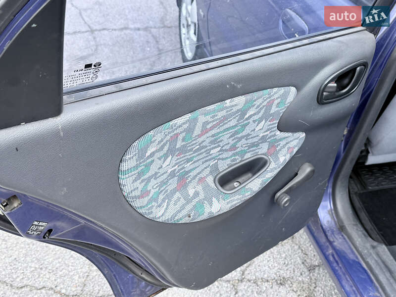 Седан Daewoo Lanos 1999 в Кам'янському