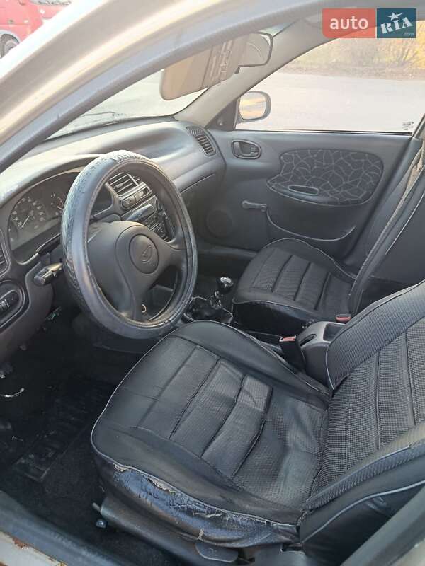 Седан Daewoo Lanos 2003 в Киеве
