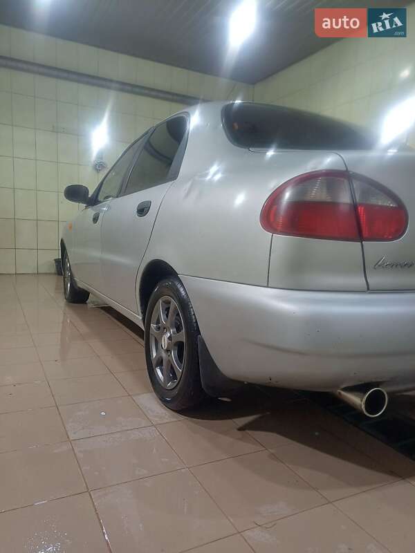 Седан Daewoo Lanos 2003 в Макарові