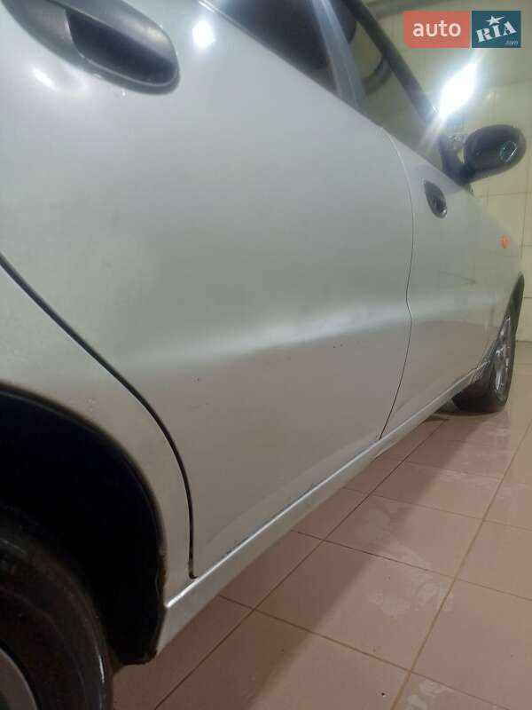 Седан Daewoo Lanos 2003 в Макарові