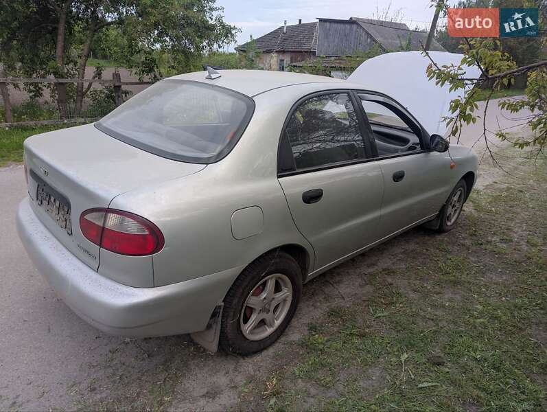 Седан Daewoo Lanos 2003 в Киеве
