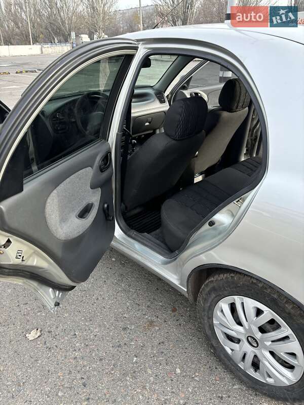 Седан Daewoo Lanos 2006 в Дніпрі