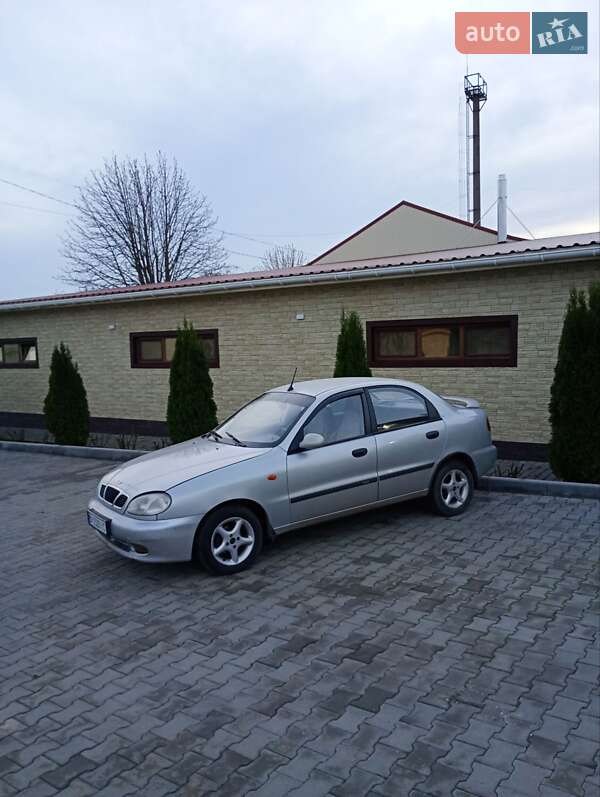 Седан Daewoo Lanos 2003 в Южном