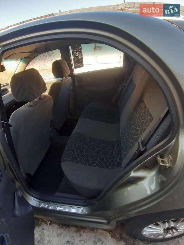 Седан Daewoo Lanos 2004 в Днепре