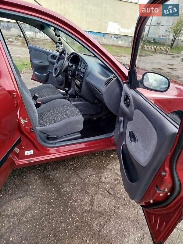 Седан Daewoo Lanos 2005 в Павлограде