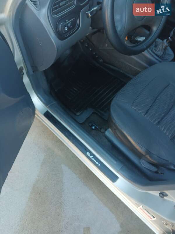 Седан Daewoo Lanos 2003 в Черкасах