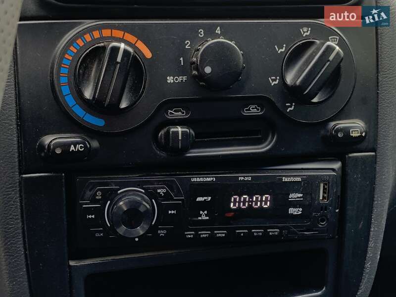 Седан Daewoo Lanos 1998 в Бердичеве