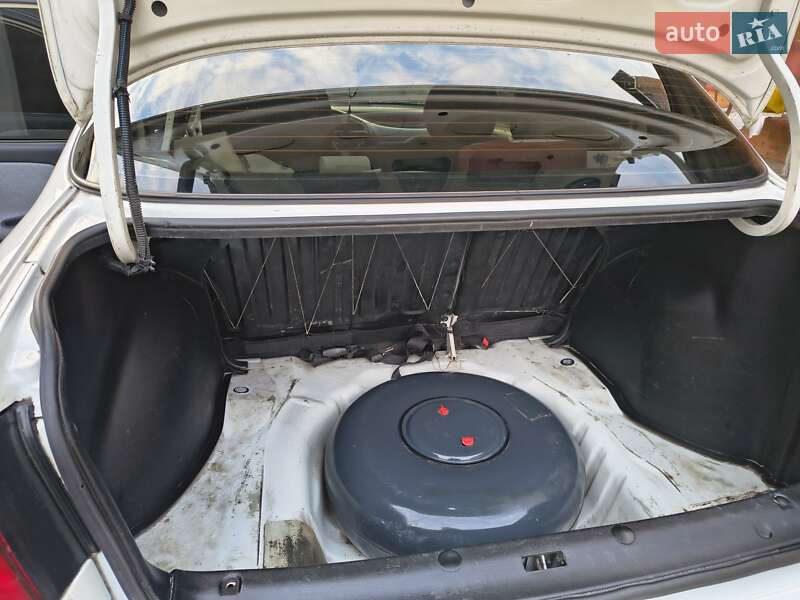 Седан Daewoo Lanos 2004 в Чернигове