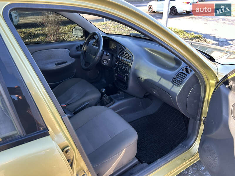 Седан Daewoo Lanos 2003 в Тернополі