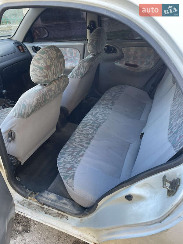 Седан Daewoo Lanos 2002 в Каменец-Подольском