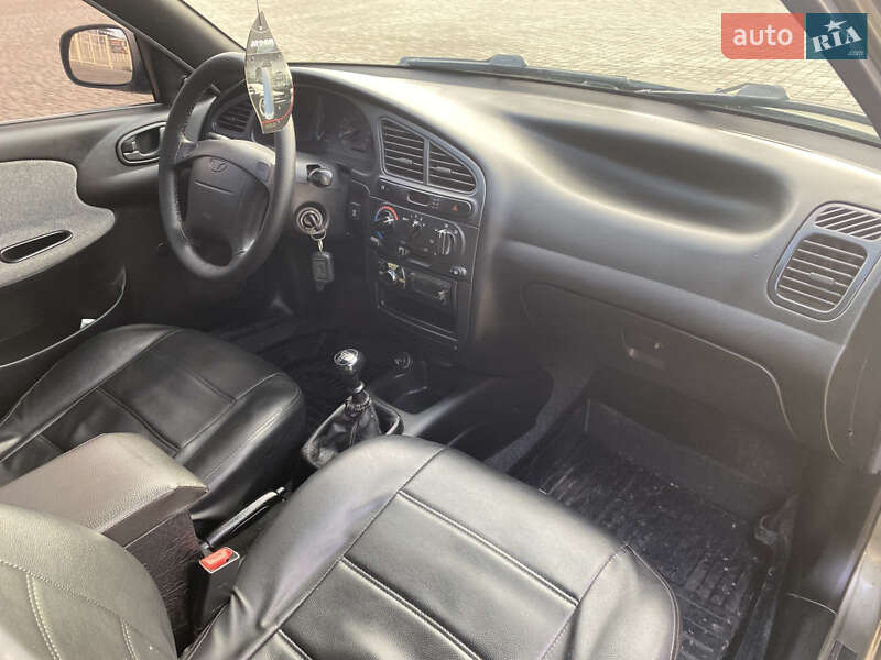 Седан Daewoo Lanos 2004 в Харкові