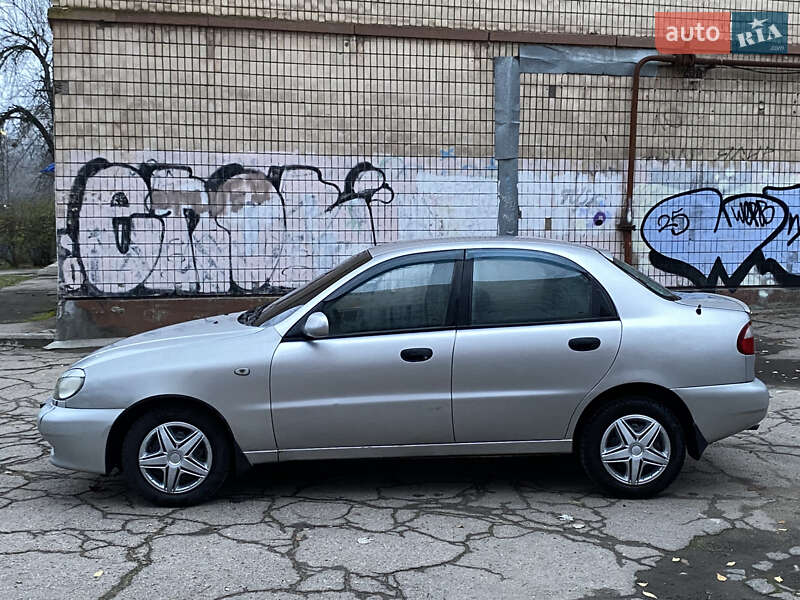 Седан Daewoo Lanos 1997 в Запоріжжі