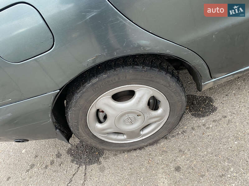 Седан Daewoo Lanos 1998 в Подольске