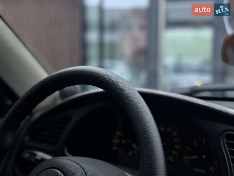 Седан Daewoo Lanos 2005 в Днепре