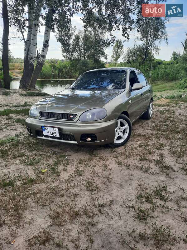 Седан Daewoo Lanos 2002 в Днепре