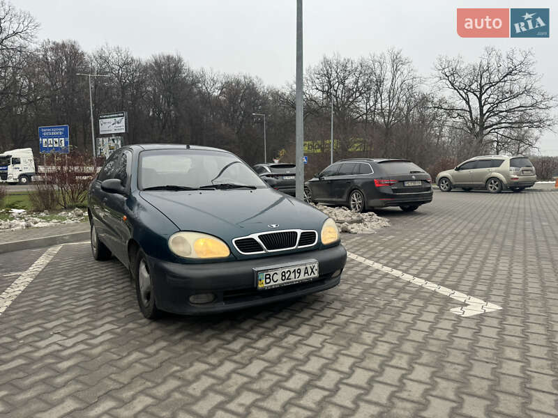 Седан Daewoo Lanos 2004 в Волочиске