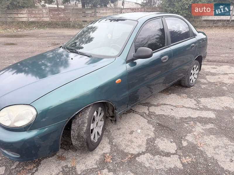 Седан Daewoo Lanos 2002 в Хусте