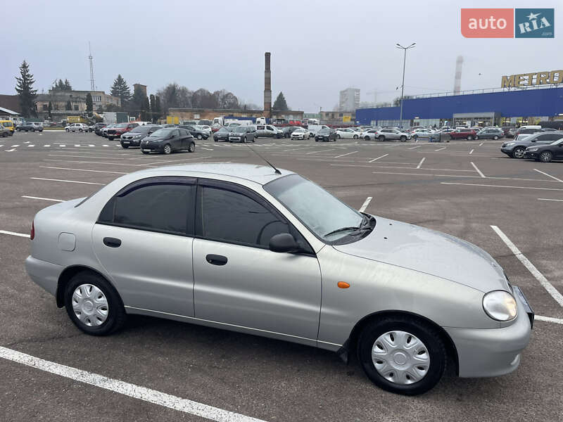 Седан Daewoo Lanos 2008 в Житомирі