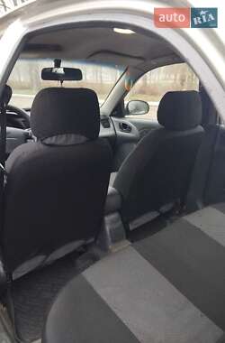 Седан Daewoo Lanos 2002 в Кропивницком