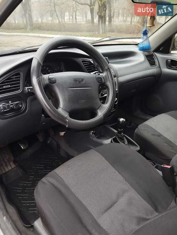 Седан Daewoo Lanos 2002 в Кропивницком
