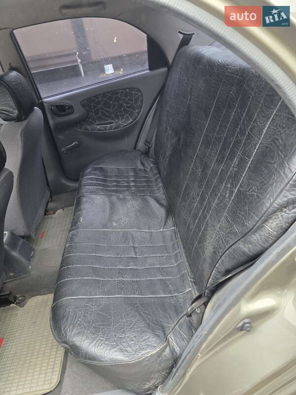 Седан Daewoo Lanos 2002 в Броварах