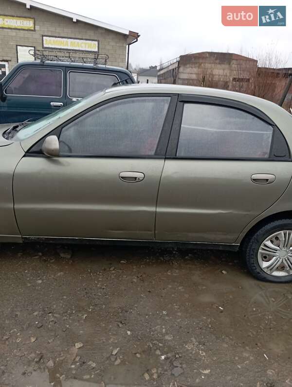 Седан Daewoo Lanos 2003 в Надворной