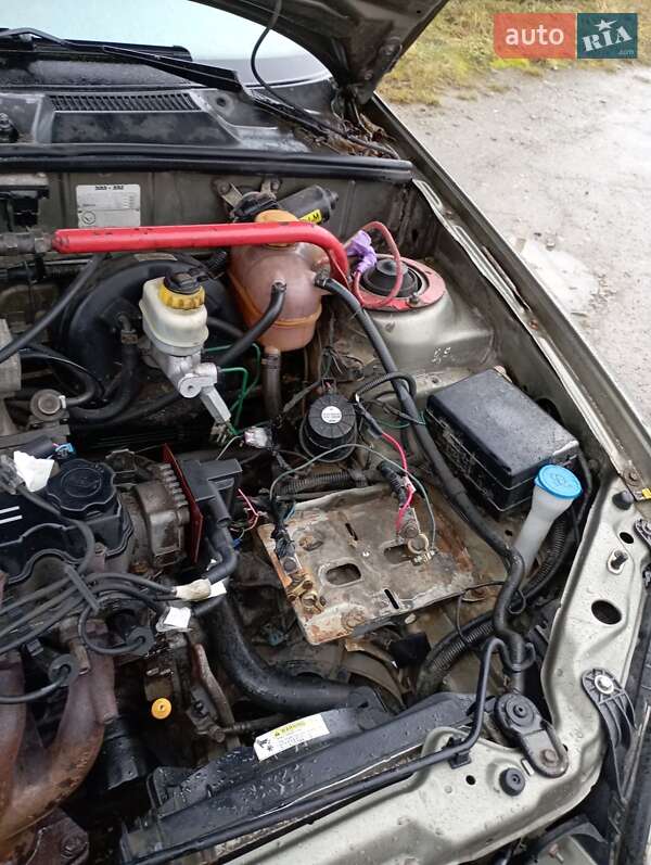 Седан Daewoo Lanos 2003 в Надворной