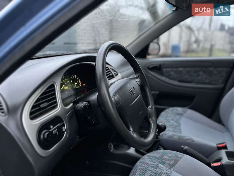Седан Daewoo Lanos 2003 в Черкасах