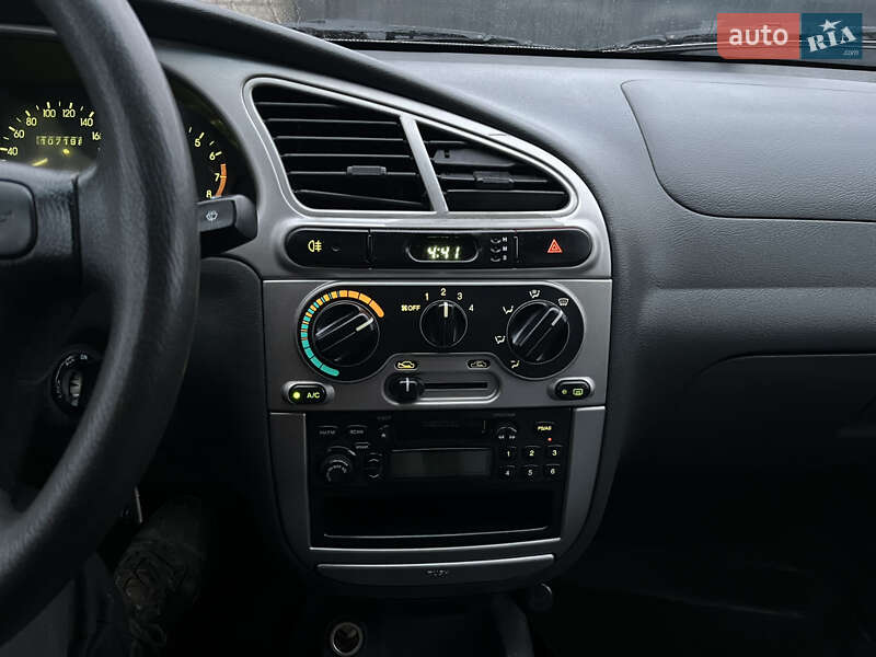 Седан Daewoo Lanos 2003 в Черкасах