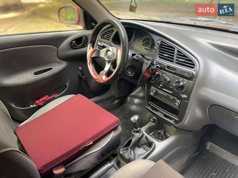 Седан Daewoo Lanos 2005 в Ужгороді