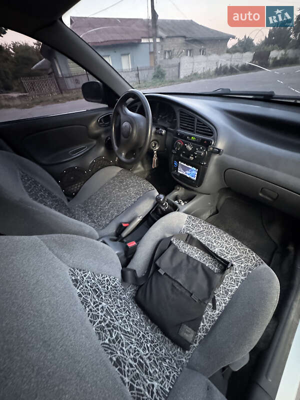 Седан Daewoo Lanos 2011 в Дніпрі