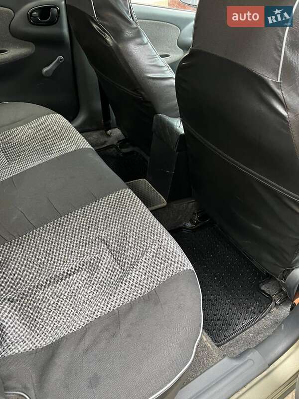 Седан Daewoo Lanos 2007 в Окнах