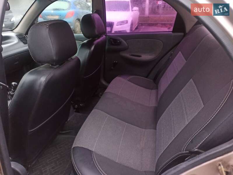 Седан Daewoo Lanos 2004 в Харькове