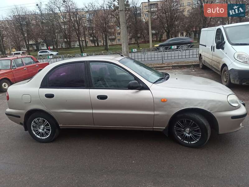 Седан Daewoo Lanos 2004 в Харькове