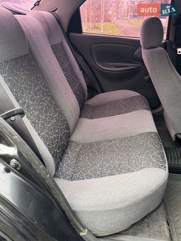 Седан Daewoo Lanos 2010 в Кривом Роге