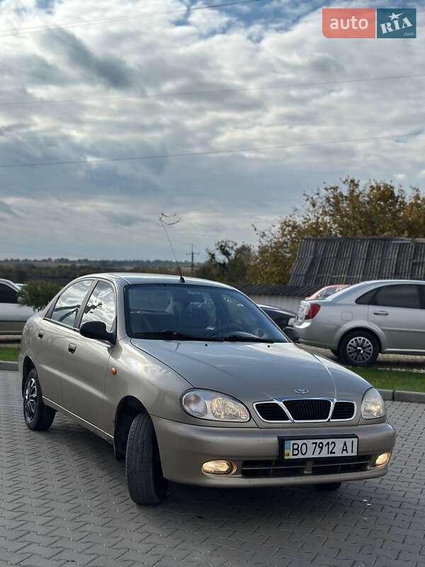 Седан Daewoo Lanos 2008 в Шумске