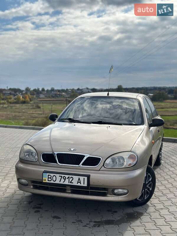Седан Daewoo Lanos 2008 в Шумске