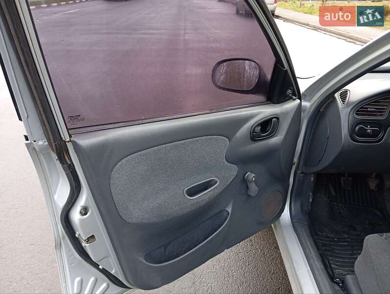 Седан Daewoo Lanos 2008 в Голобах